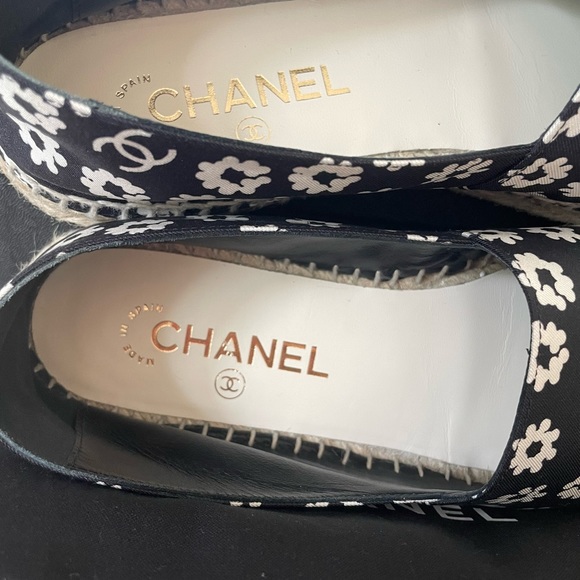 ❌SOLD❌Authentic New Chanel Espadrilles - Picture 8 of 8